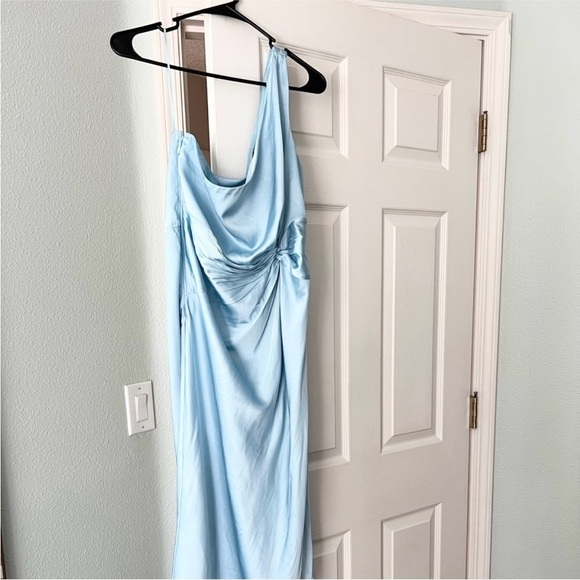 Abercrombie Light Blue One Shoulder Satin Knotted Midi Dress NEW - Picture 4 of 9